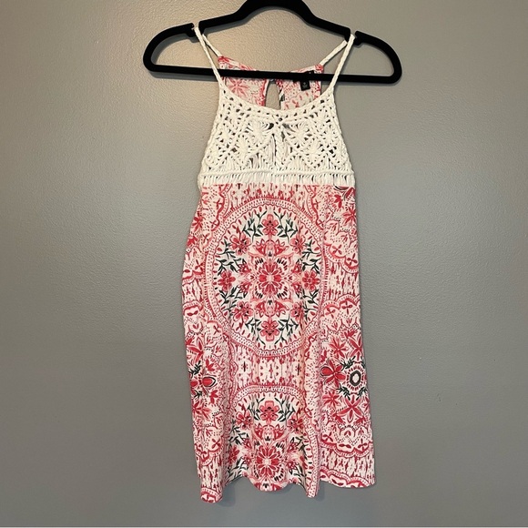 TORRID | Red Flower Crochet Macrame High Neck Medallion Boteh Top sz0x - Picture 7 of 12